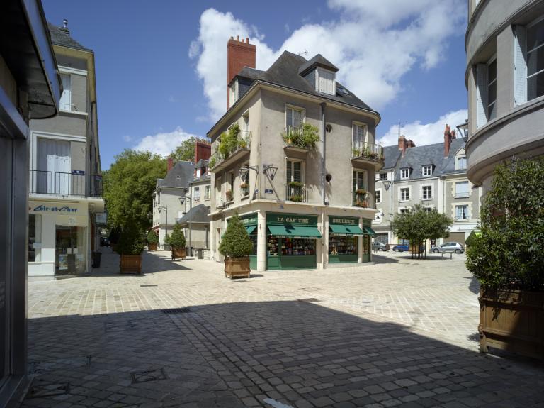 Vue d'ensemble depuis la rue Emile-Laurens.