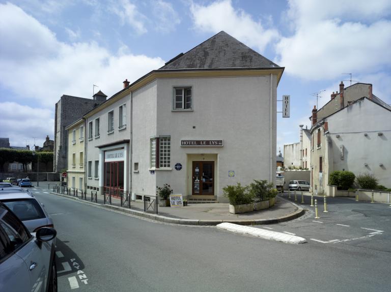 Angle de la rue des Cordeliers et de la rue Claude-Robin, vu depuis le nord.