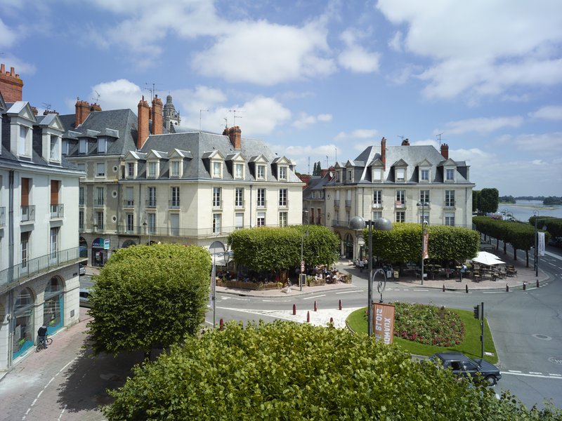 La partie est de la place de tête de pont, vue depuis l'îlot I. ; La partie est de la place de tête de pont, vue depuis l'îlot I. 