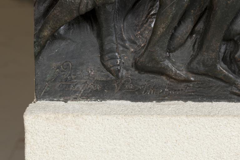 Détail, signature du fondeur : fdu par Vor [pour Victor] Thiébaut.