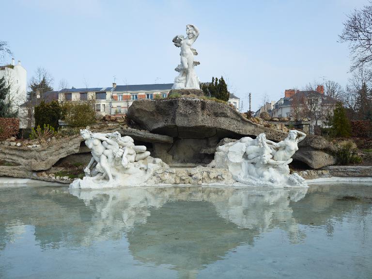 Vue d'ensemble de face.
