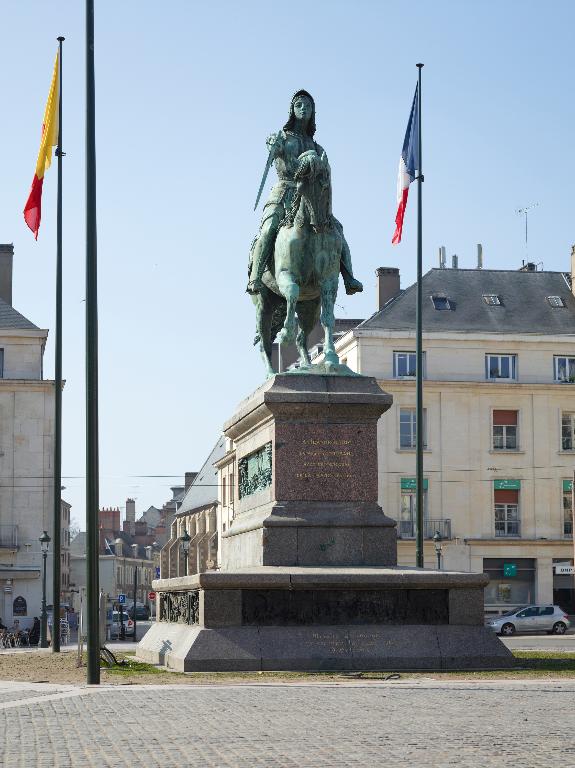 Vue générale depuis l'est.
