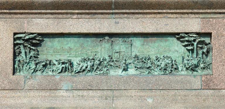 Prise du fort des Tourelles, délivrance de la ville d'Orléans par Jeanne d'Arc (relief situé au sommet de la face sud du socle).