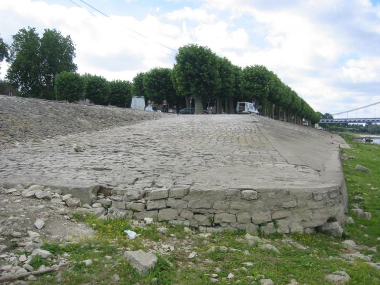 Vue d'ensemble vers l'amont.
