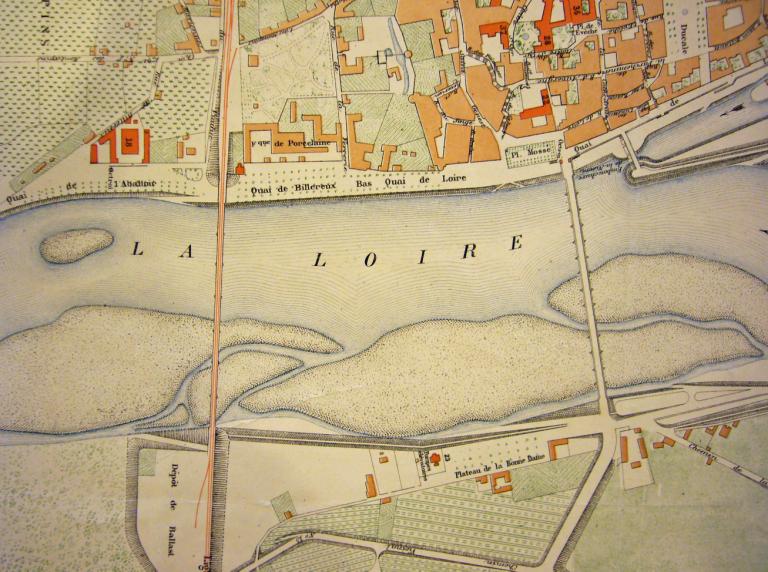 Plan de la ville de Nevers par Michel, voyer municipal, 1878. Détail. (médiathèque de Nevers, I 7 carton 1). ; Plan de la ville de Nevers par Michel, voyer municipal, 1878. Détail. (médiathèque de Nevers, I 7 carton 1).