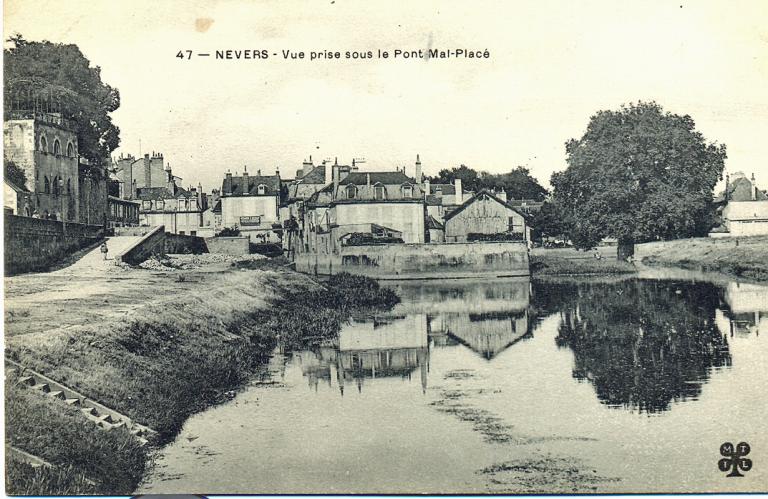 Port dit port refuge (ou gare) de la Nièvre ; Port dit port de la Nièvre (quais de Nevers)