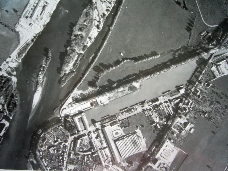 Le port de la jonction en 1967. Orthophoto. (archives départementales de la Nièvre, Fi vrac boite 6).