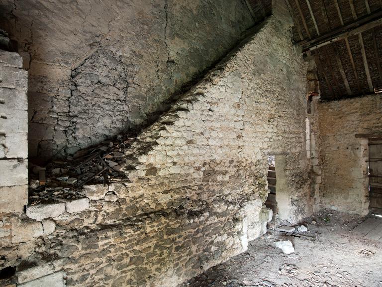 1er étage, salle 1.12, escalier du mur pignon sud.