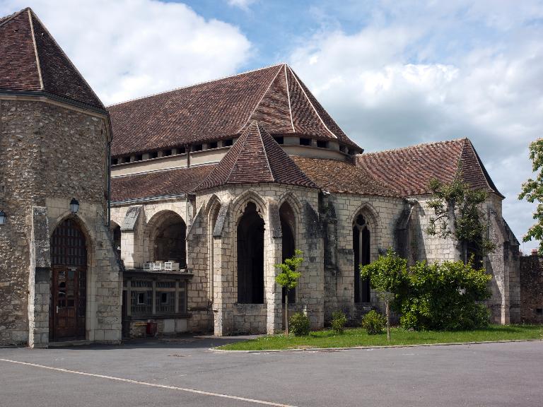 Eglise mariale et chevet de l'abbatiale, vue du sud-est. ; Chevet, vue du sud-ouest. ; Église abbatiale, chevet, vue du sud-est.