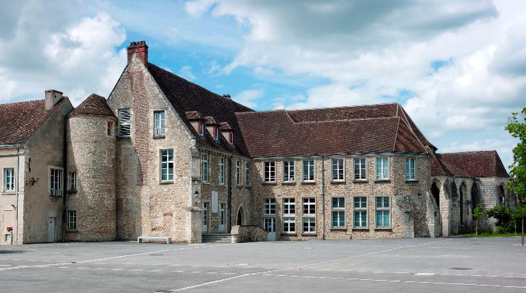 Aile est et église Mariale, vue du sud. ; L'aile est, l'église mariale et le chevet de l'abbatiale vue du Sud. ; Aile est et église mariale, vue du sud.