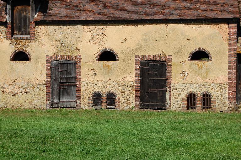 Bâtiment secondaire, détail des ouvertures du corps central.