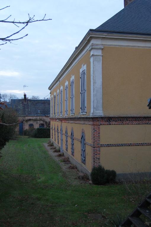 Élévation sud-ouest, vue partielle.