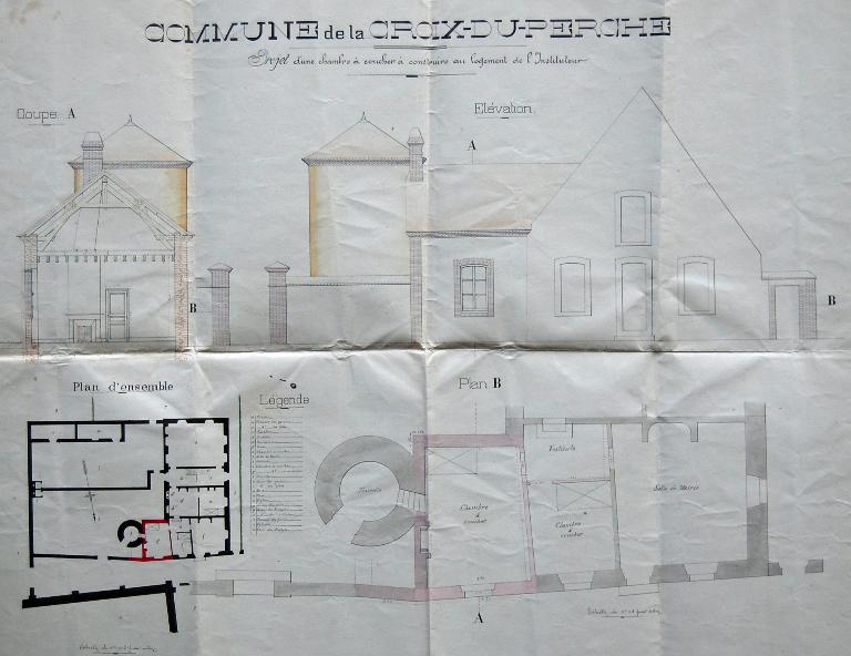 Projet de transformation d’une dépendance en chambre à coucher pour le logement de l’instituteur dressé par Jean-Marie Houvet, géomètre-arpenteur en 1883, plan, coupe et élévation. (Archives départementales d’Eure-et-Loir, 2 O 1129).