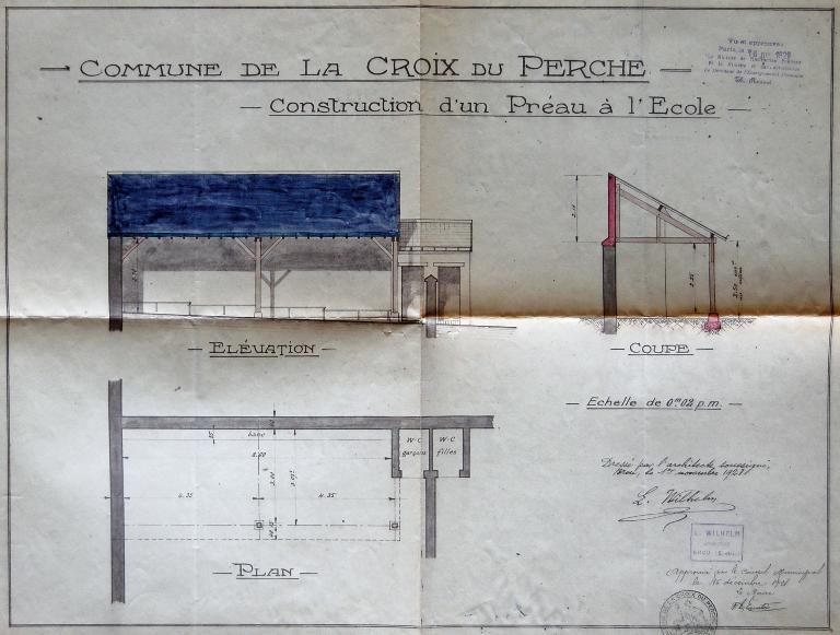 Projet de construction d’un préau dressé par l’architecte Wilhelm en 1928, plan, coupe et élévation. (Archives départementales d’Eure-et-Loir, 2 O 1129).