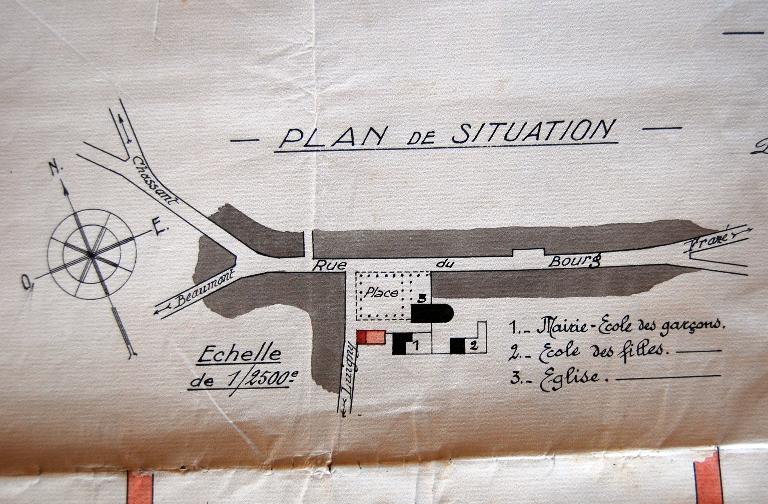 Projet d’aménagement et d’agrandissement de la cantine dressé par l’architecte Wilhelm en 1946, détail du plan de situation. (Archives communales de La Croix-du-Perche).