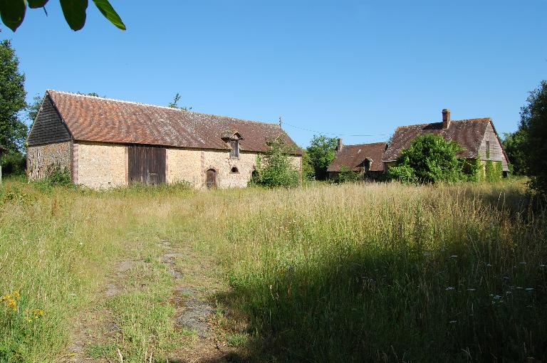 Vue générale de la ferme depuis le sud-est.