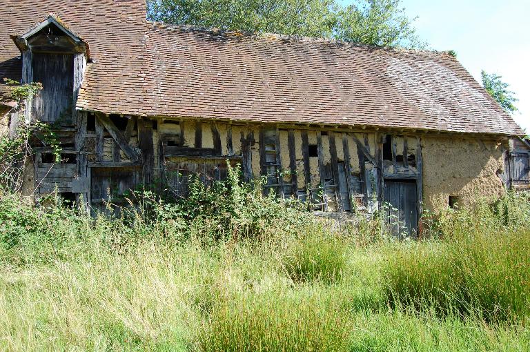 Premier bâtiment, partie étable et toit à porcs, élévation sud.