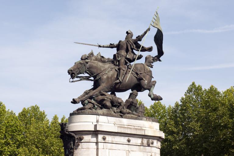 Vue de la statue depuis l'est.