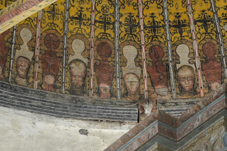 Intérieur, abside, vue de détail de la fausse voûte lambrissée peinte.