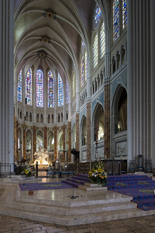 Vue d'ensemble du choeur, après restauration.