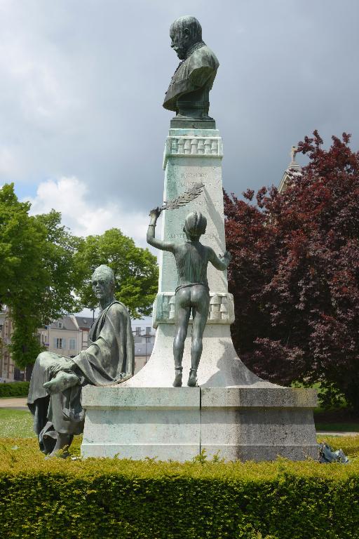 Vue générale de profil.