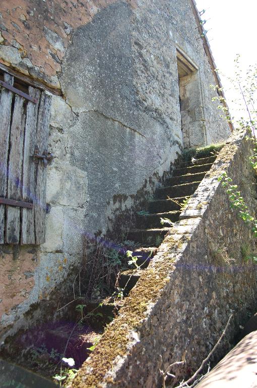 bâtiment principal, Vue de détail de l'escalier extérieur desservant le comble.