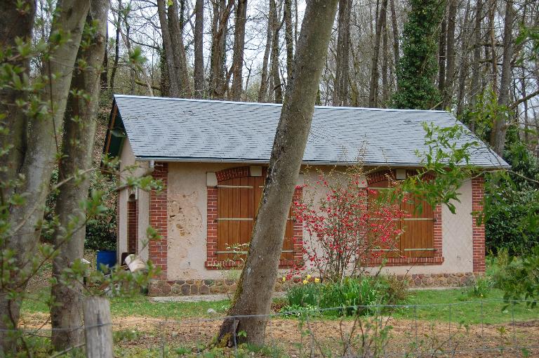 Bureau de maintenance, vue depuis le sud.