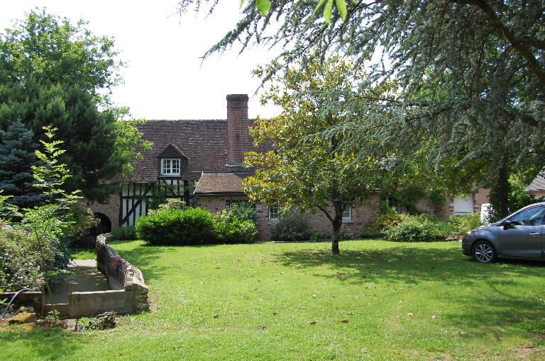 Moulin, vue générale depuis l'est (état en 2014).