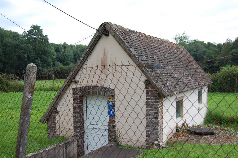 Lavoir, vue générale depuis le sud-ouest.