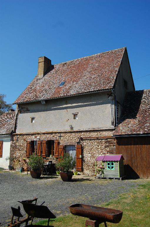 Partie logis, vue générale depuis le sud-est.