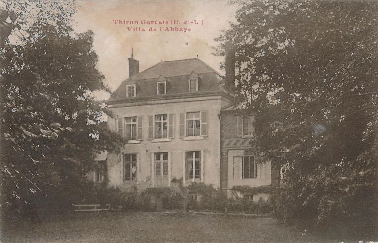 Vue générale depuis l'est - façade sur jardin (carte postale, vers 1920 - collection particlulière Victor Provôt).