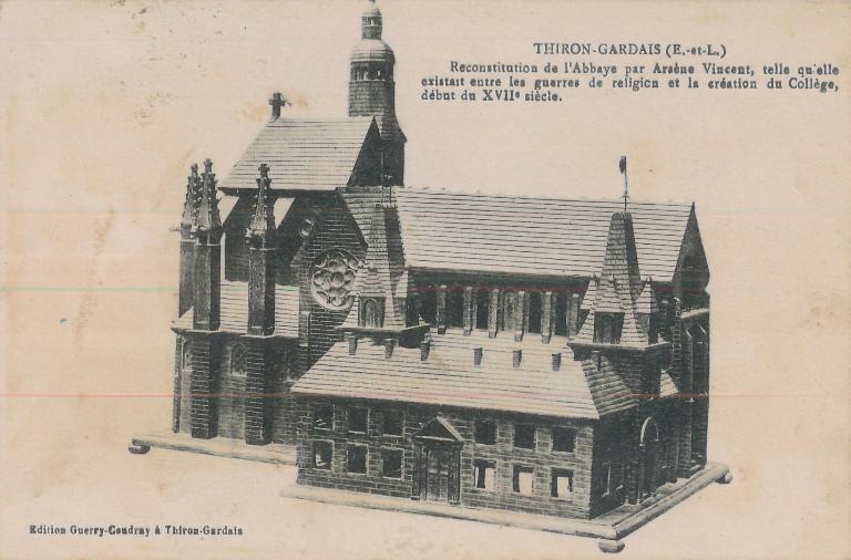 Tentative de reconstitution de l'abbaye, maquette en bois réalisée par Arsène Vincent, vers 1870 (carte postale, 2e quart 20e siècle - collection particulière Victor Provôt).