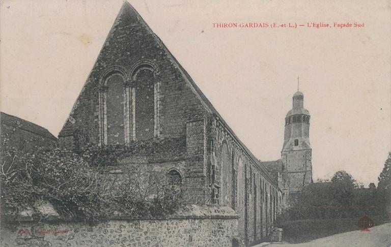 Vue de l'abbatiale depuis l'ouest (carte postale, 2e quart 20e siècle - collection particulière Victor Provôt).