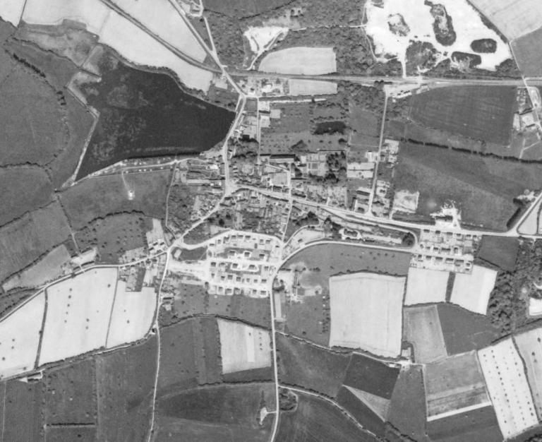 Vue aérienne du bourg en 1969 réalisé par l'IGN (source : http://geoportail.gouv.fr/)