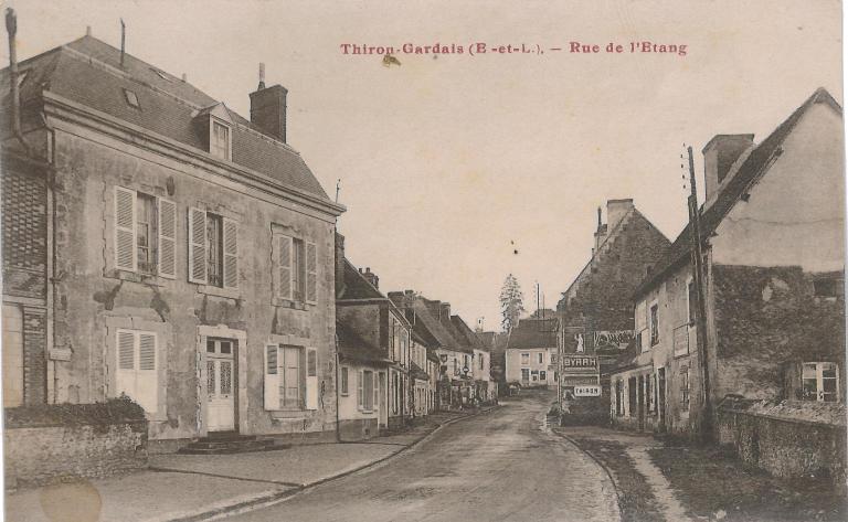 Rue de l'Étang, vue depuis le nord (carte postale vers 1920 - collection particulière Victor Provôt).