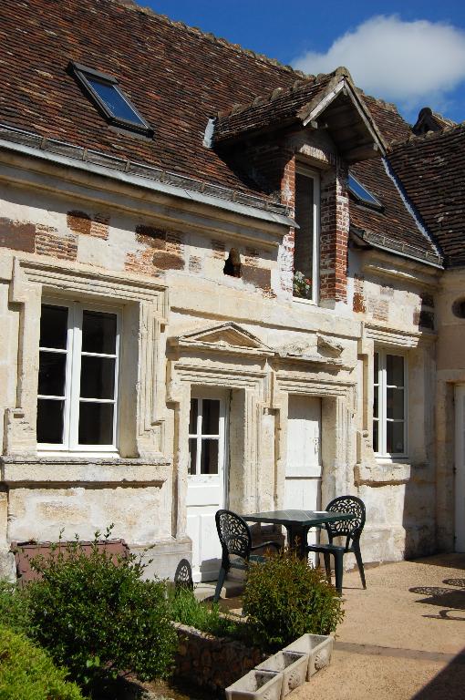1, rue Alfred Chasseriaud, vue de détail de la façade sud de style classique.