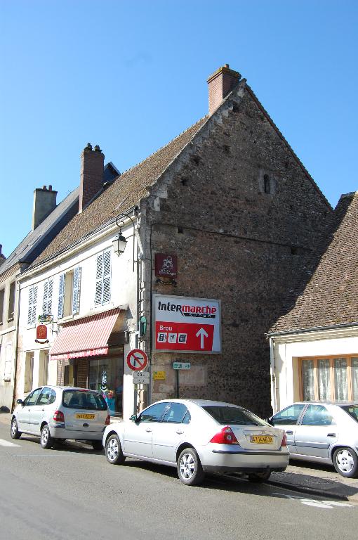 3, rue de l'Étang, maison du 16e-17e siècle, actuellement boulangerie.