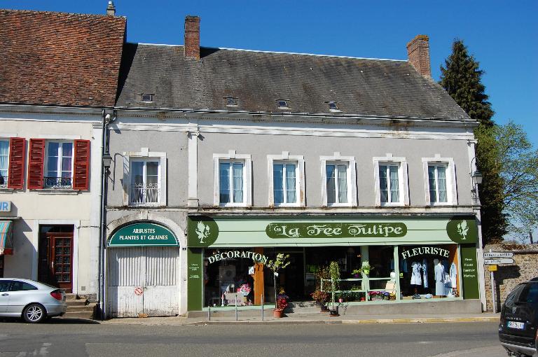 2, place du Marché, ancienne auberge de la Fleur de Lys.
