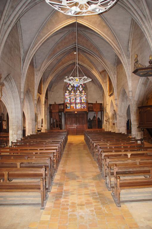 Vaisseau central, intérieur, vue de l'ouest (2013).