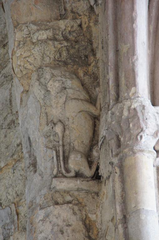 Choeur, déambulatoire, élévation intérieure, détail d'un chapiteau.