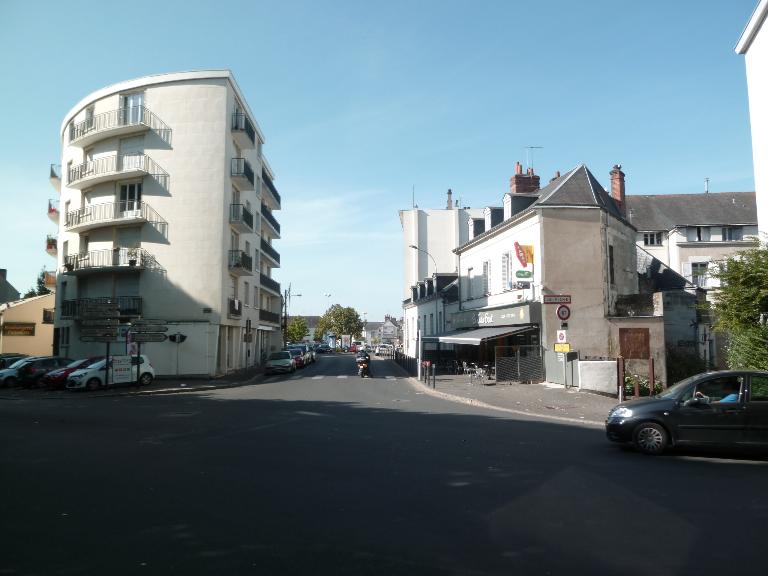 Entrée nord-est de la ville de La Riche (chapelle Sainte-Anne en arrière-plan à droite de la photographie).