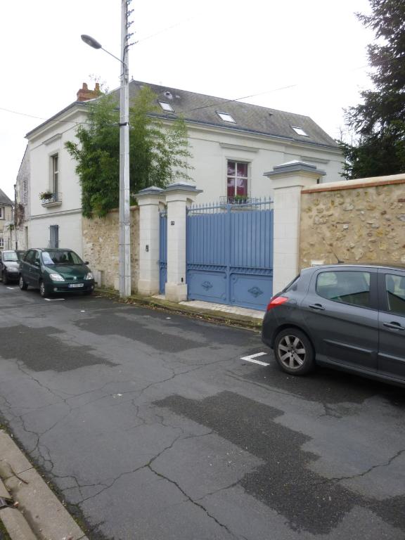 Rue du Doyenné, maison de maître. ; Façade vue du nord.