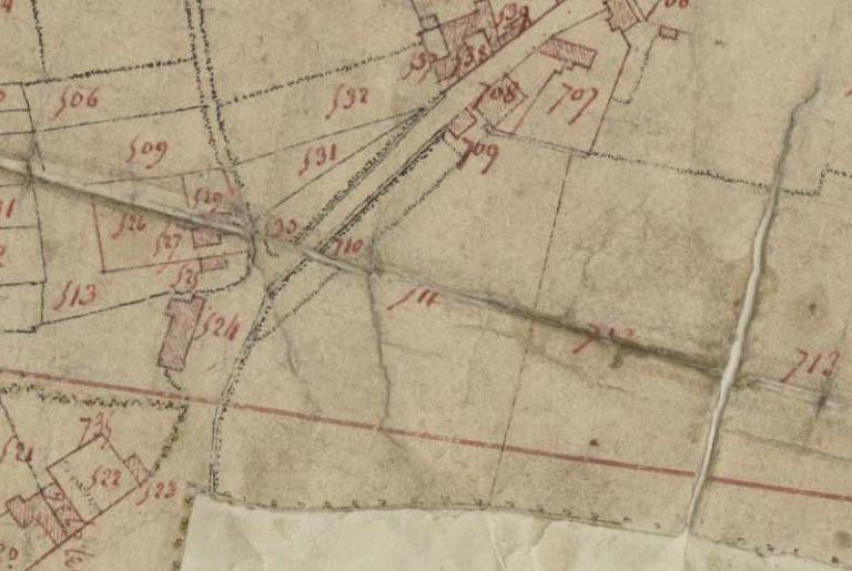 Le doyenné sur le cadastre de 1808.  ; Ferme de la rue du Plessis sur le cadastre napoléonien de 1808 (parc. 524).