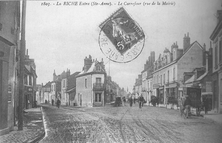Le "carrefour", la "place Sainte-Anne" : des appellations diverses sur les cartes postales anciennes.