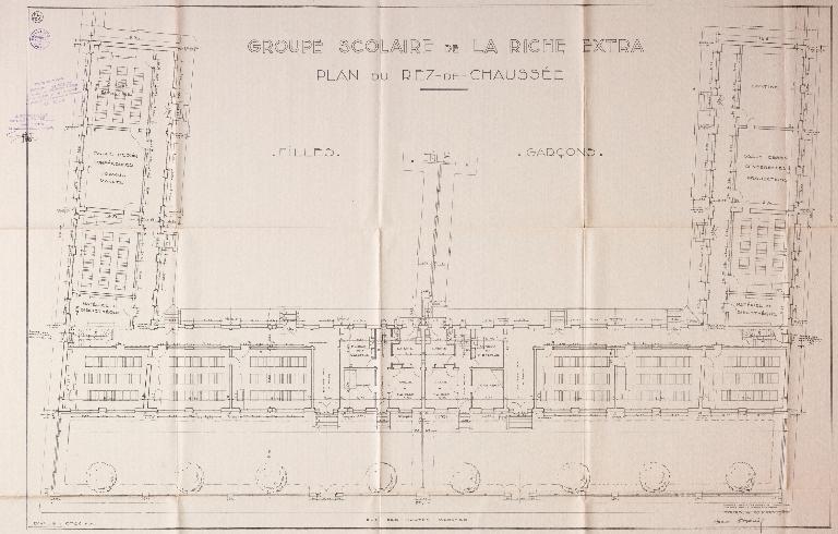 Projet de plan du rez-de-chaussée du groupe scolaire par Maurice Boille en 1930 (Archives départementales d'Indre-et-Loire. 2 O 195 40).