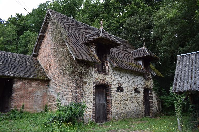 Écurie et étable, vue depuis le sud-ouest.