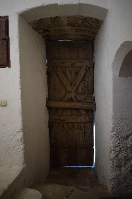 Logis-porte, vue intérieure de la porte d'entrée.