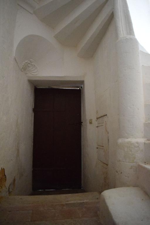 Logis-porte, intérieur, vue de la porte d'entrée ouest.
