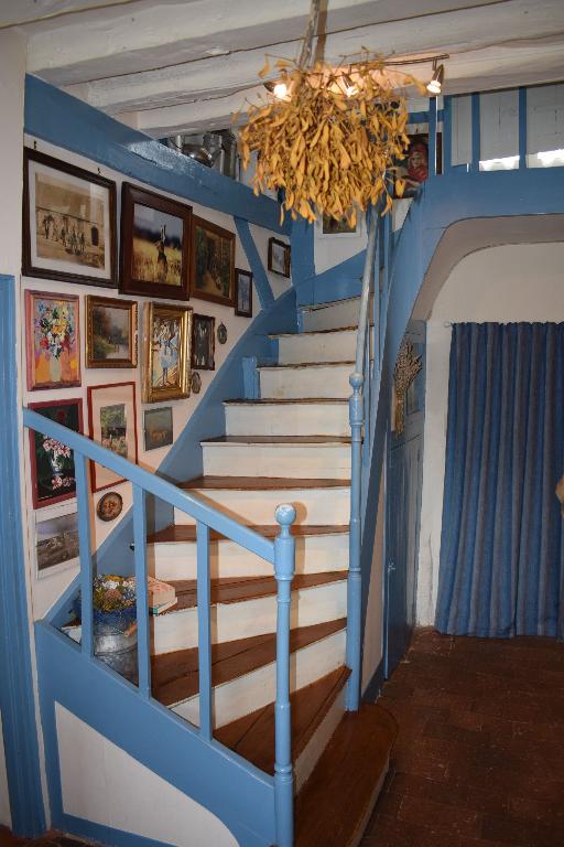 Bâtiment d'habitation, intérieur, vue de détail de l'escalier tournant.