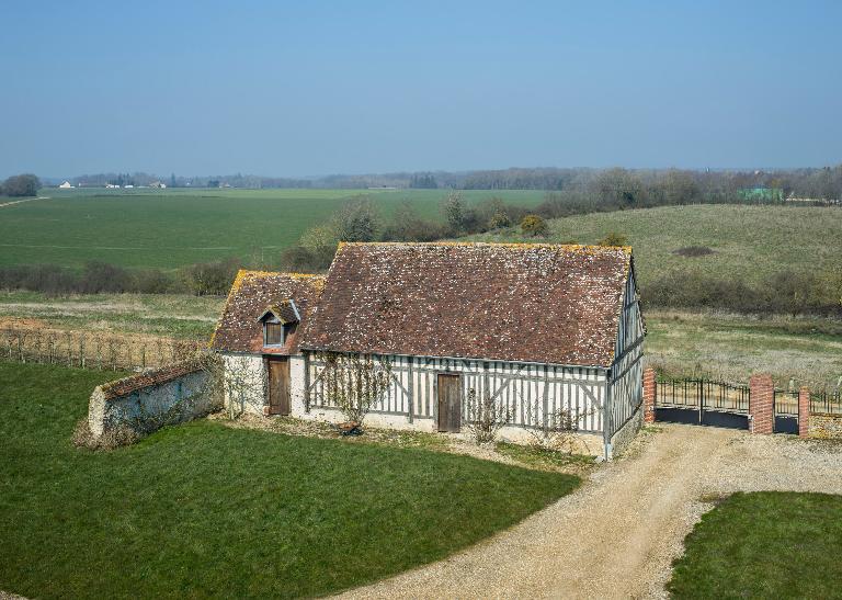 Dépendance agricole, vue générale depuis l'étage de comble du manoir.